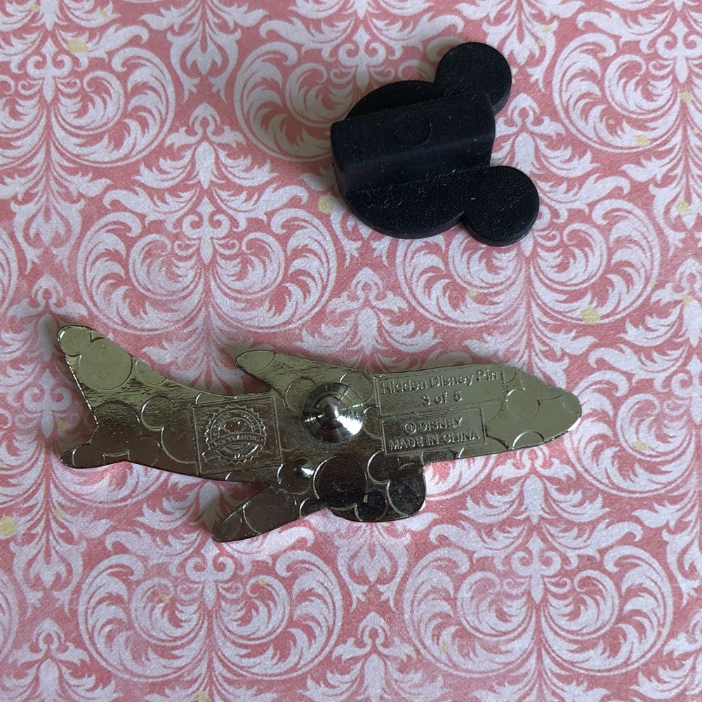 Authentic Hidden Mickey pin. Each pin $10 or 4 pins for $35, additional pins $7. - Picture 4 of 7